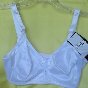 Bali Women's Classic Confort White Intimates Bra Size 38D